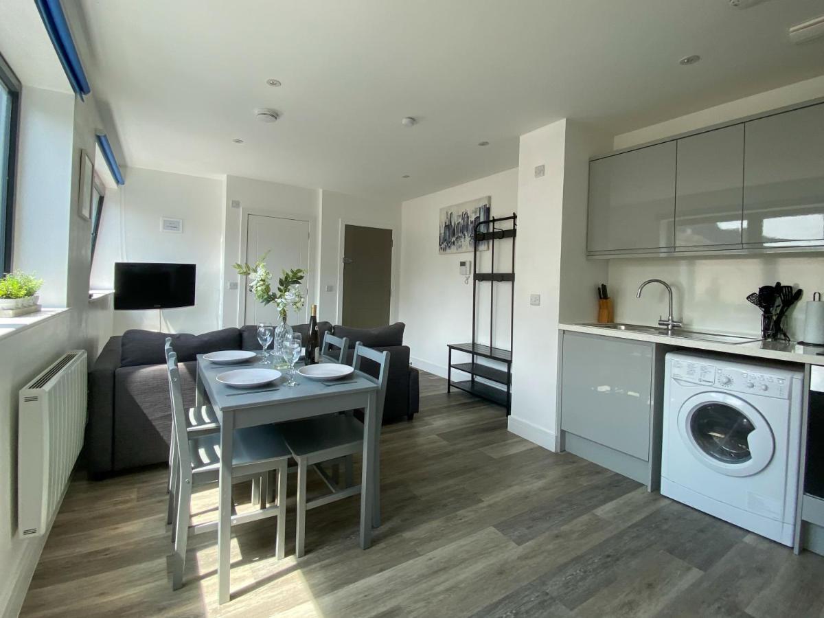 Modern One Bedroom Apartment In Town Centre & 4 Min To The Beach Bournemouth Exteriör bild