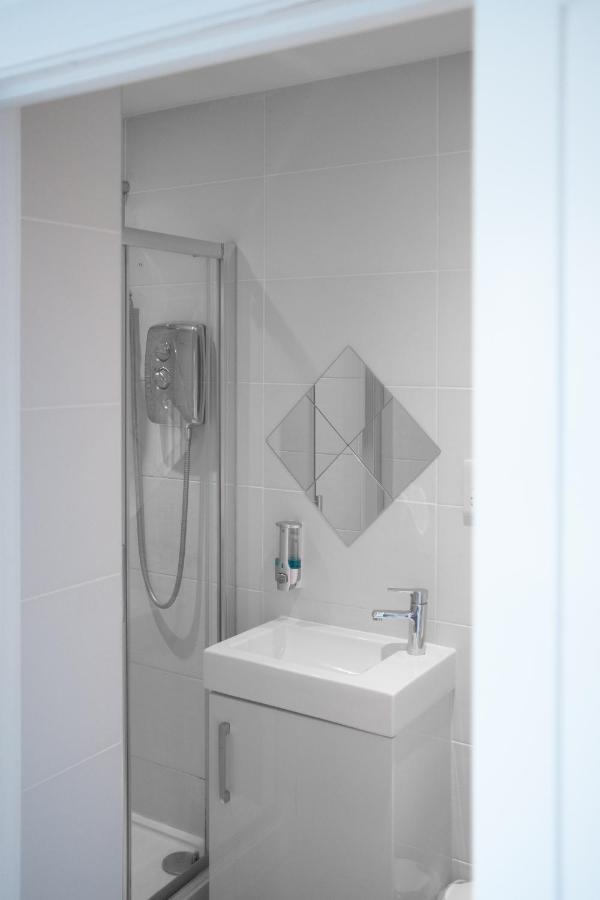 Modern One Bedroom Apartment In Town Centre & 4 Min To The Beach Bournemouth Exteriör bild