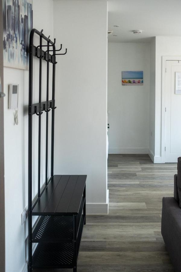Modern One Bedroom Apartment In Town Centre & 4 Min To The Beach Bournemouth Exteriör bild